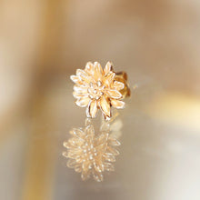 Load image into Gallery viewer, Daisy Earrings