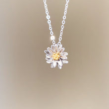 Load image into Gallery viewer, Daisy Necklace