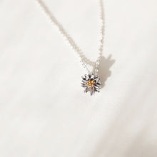 Load image into Gallery viewer, Daisy Necklace

