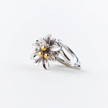 Load image into Gallery viewer, Chamomile Earcuff
