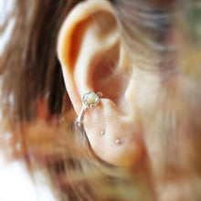 Load image into Gallery viewer, Golden Rutilated Quartz Earcuff
