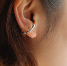 Load image into Gallery viewer, River Ear Cuff
