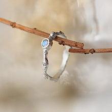 Load image into Gallery viewer, Twig Labradorite Ring
