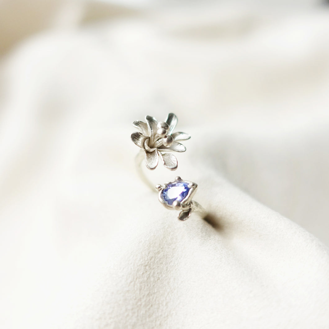 Chamomile Tanzanite Ring