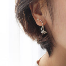 Load image into Gallery viewer, Leaf Earrings
