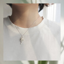 Load image into Gallery viewer, &#39;Bloom With Grace&#39; Necklace
