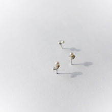 Load image into Gallery viewer, &#39;Pearl on the rocks&#39; Petite Earrings
